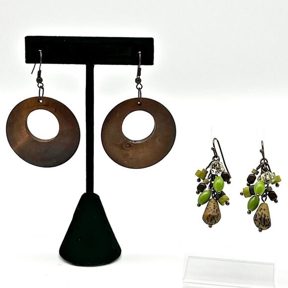 Set of 2 Brown Wood Hoop & Green Beaded Dangle Retro 70s Style Pierced Earrings - Picture 1 of 10